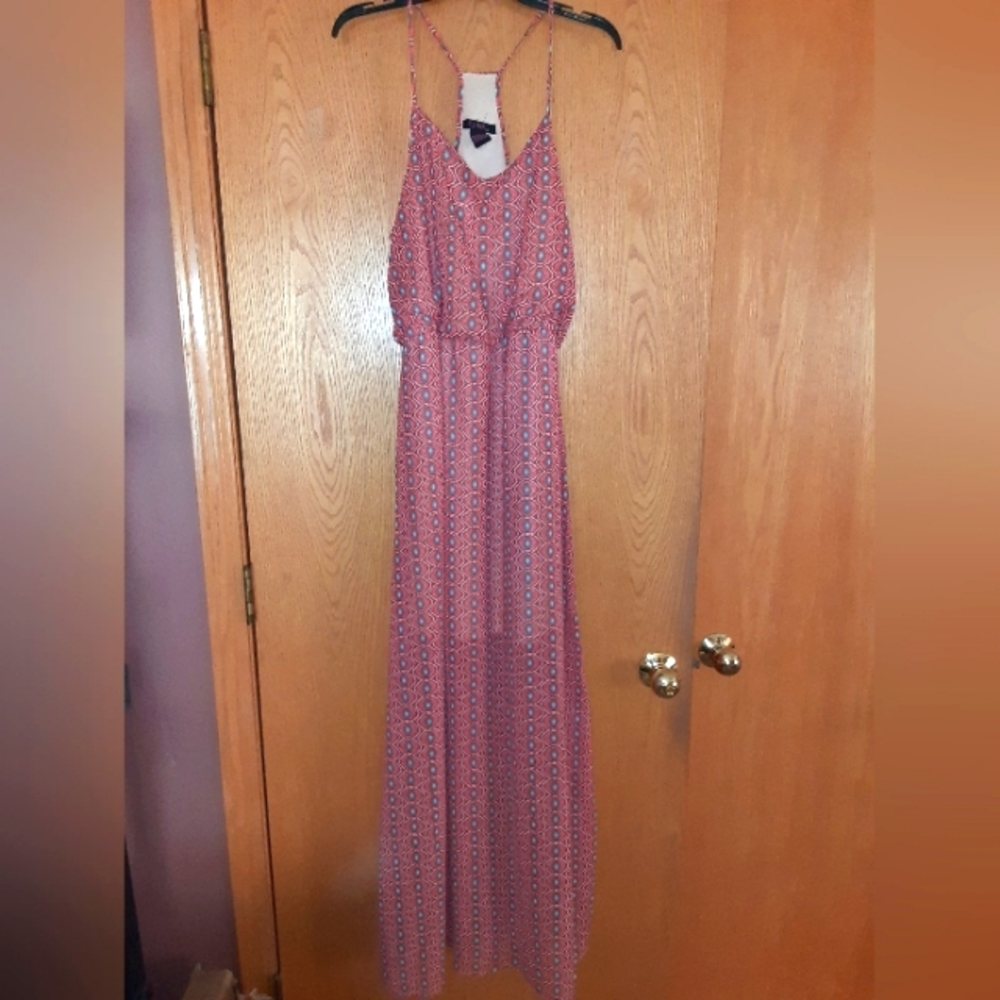 Womens size small,  Its Pink floor length summer dress